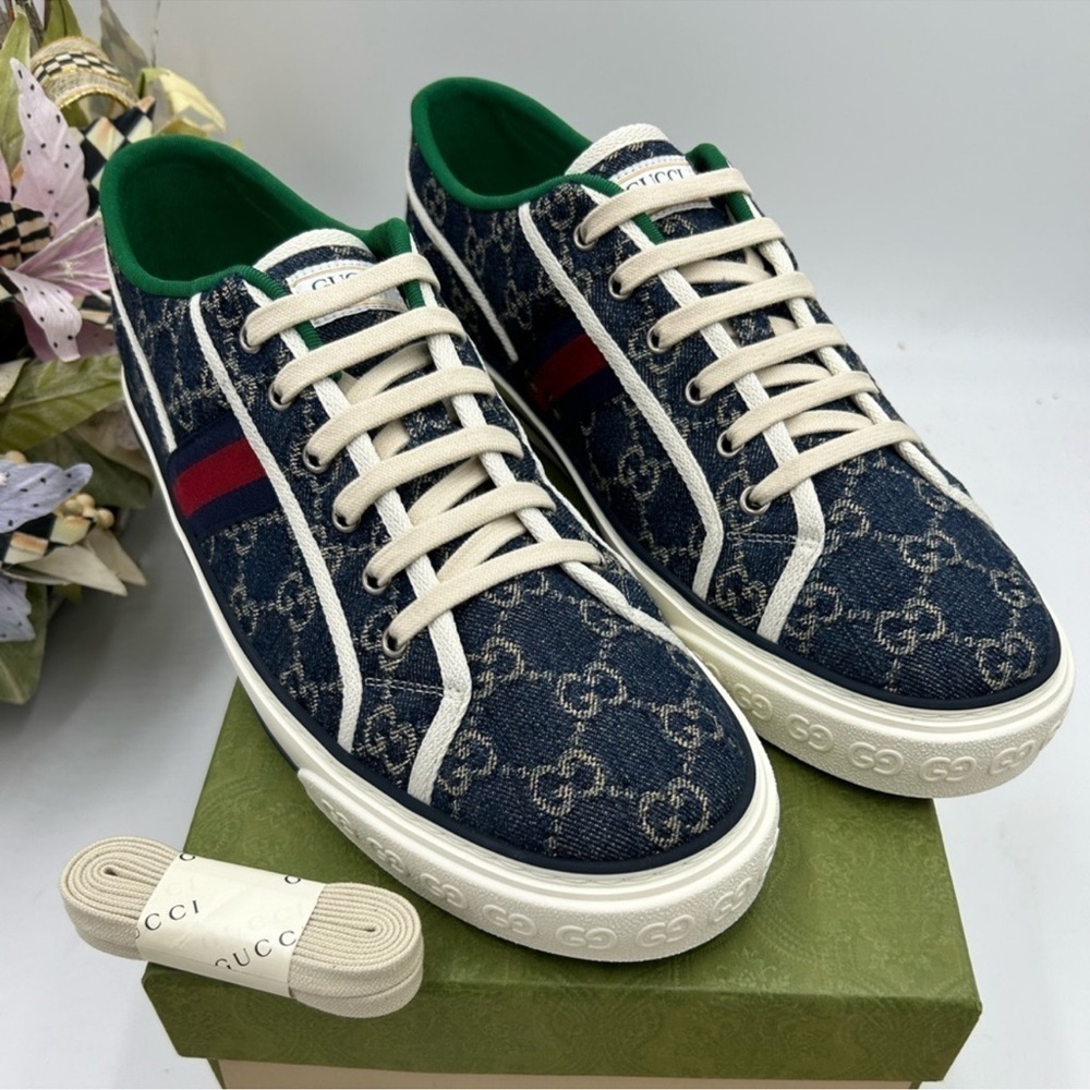 SOLD !!!!! Men’s Gucci tennis 1977 low top sneakers size 13.5 made in Italy